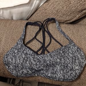 Lululemon Free To Be Zen Bra